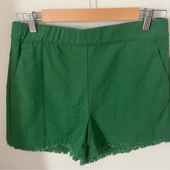 Tuckernuck Palm Green JoJo shorts-M - Picture 2 of 6